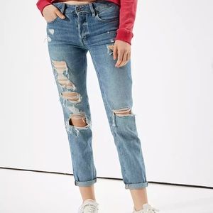 American Eagle Ripped Tomgirl Jean